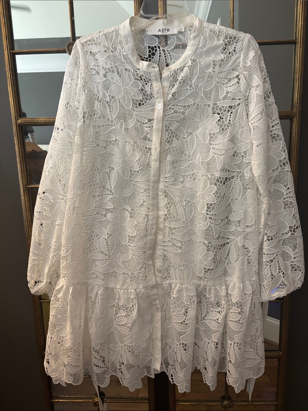 Astr White Long-Sleeve Lace Button-Front Tiered Dress